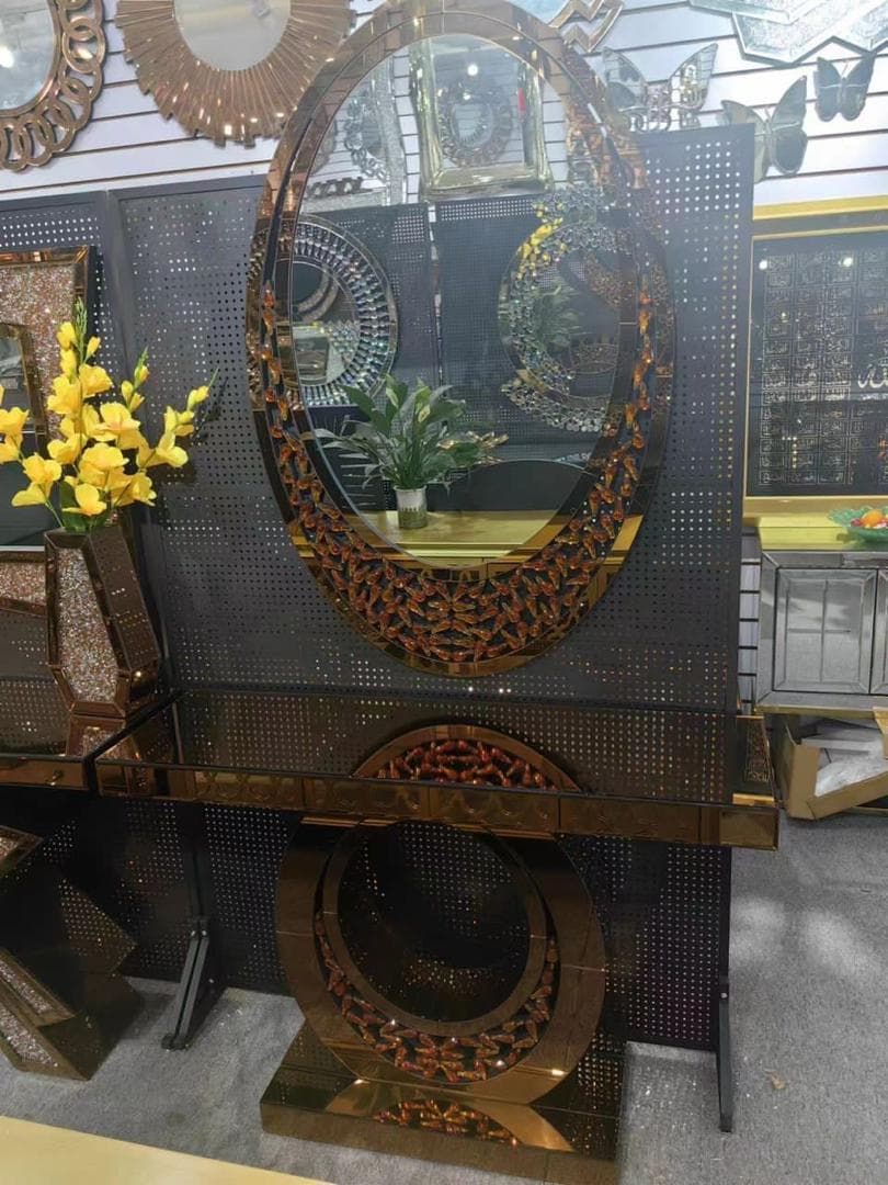 Miroir ovale ambré, Décoration · finition dorée