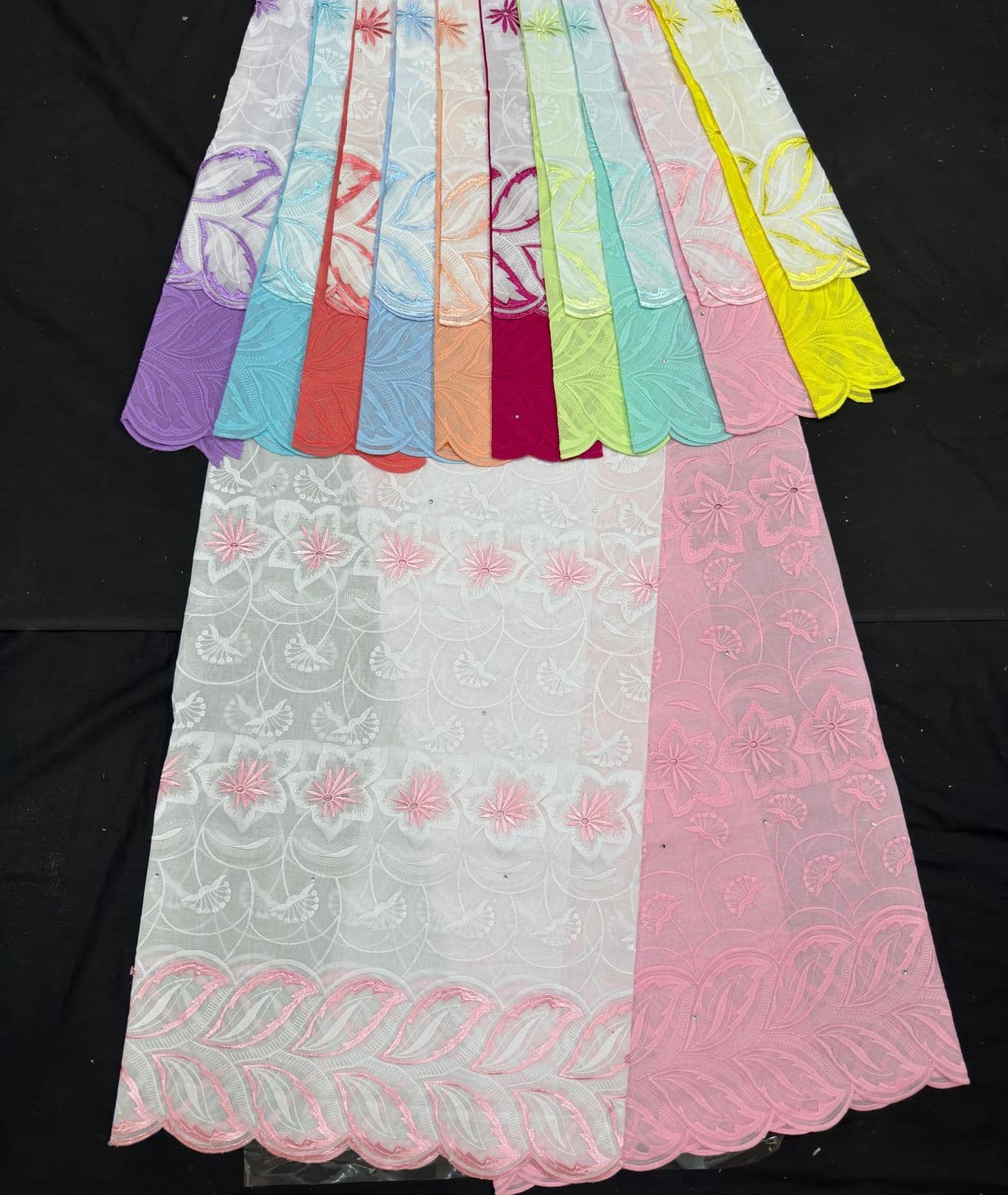 Brodé pastel rose, Textiles · voile brodé